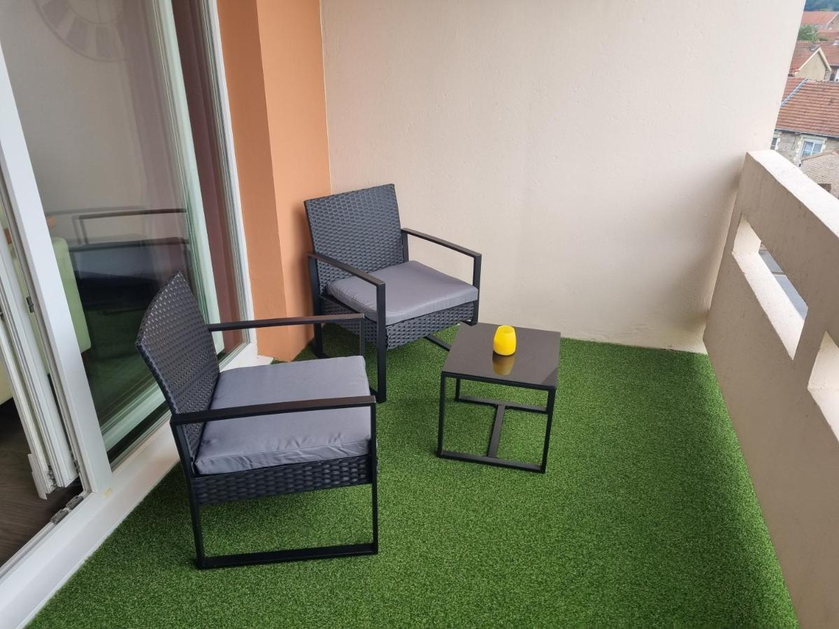 Bel Appartement 2 Chambres ,Residence Privee จิเวต์ ภายนอก รูปภาพ