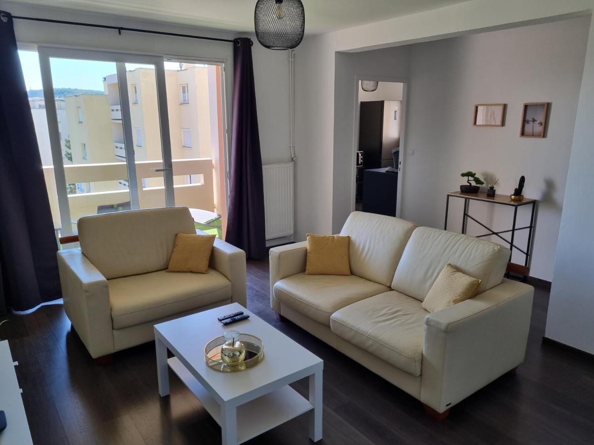 Bel Appartement 2 Chambres ,Residence Privee จิเวต์ ภายนอก รูปภาพ